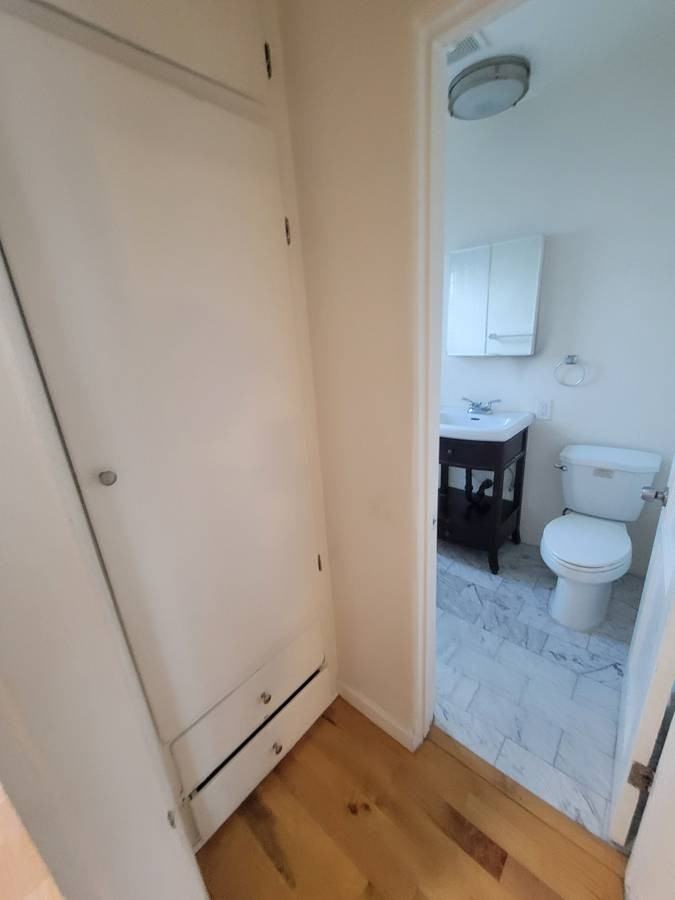 489 S Robertson Blvd #1-2 - Photo 5 of 12