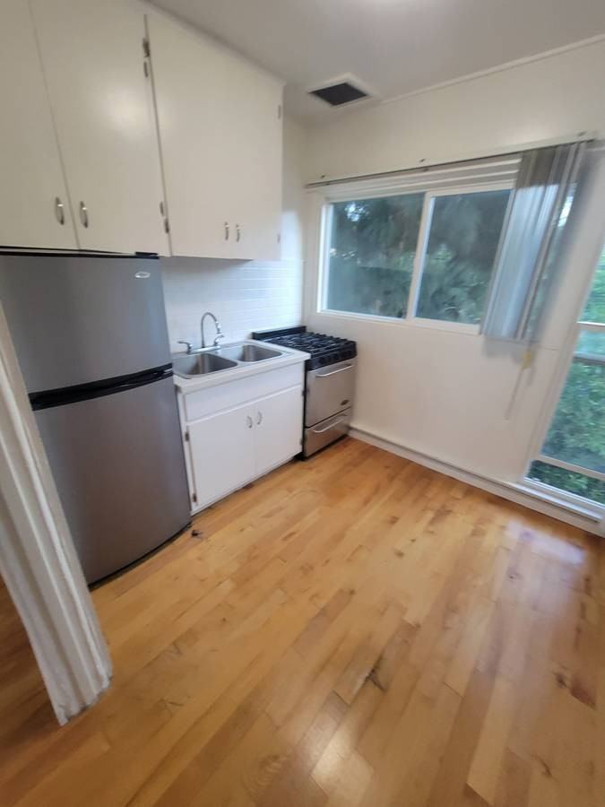 489 S Robertson Blvd #1-2 - Photo 7 of 12