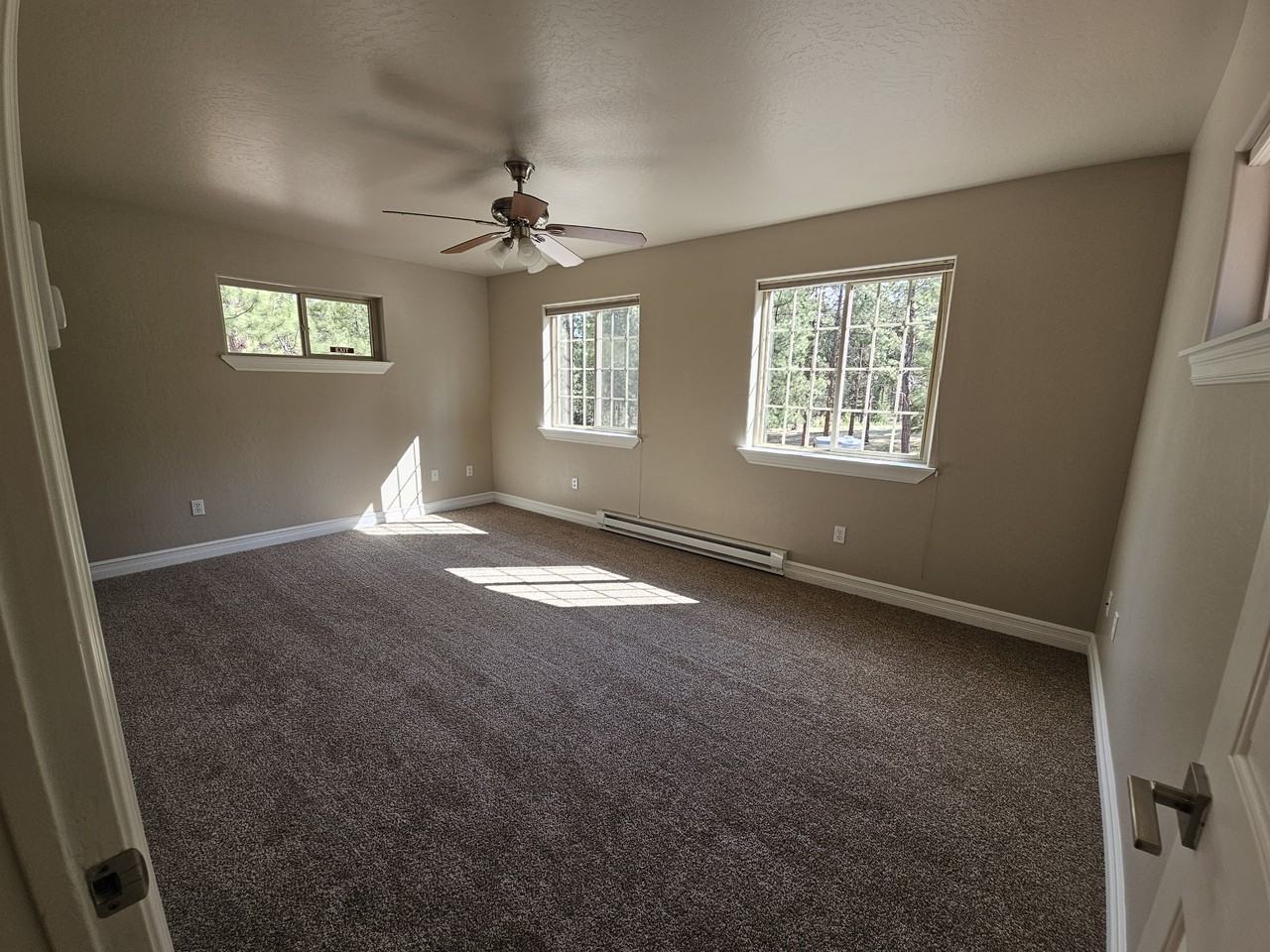 1623 Kenneys Dr - Photo 4 of 12