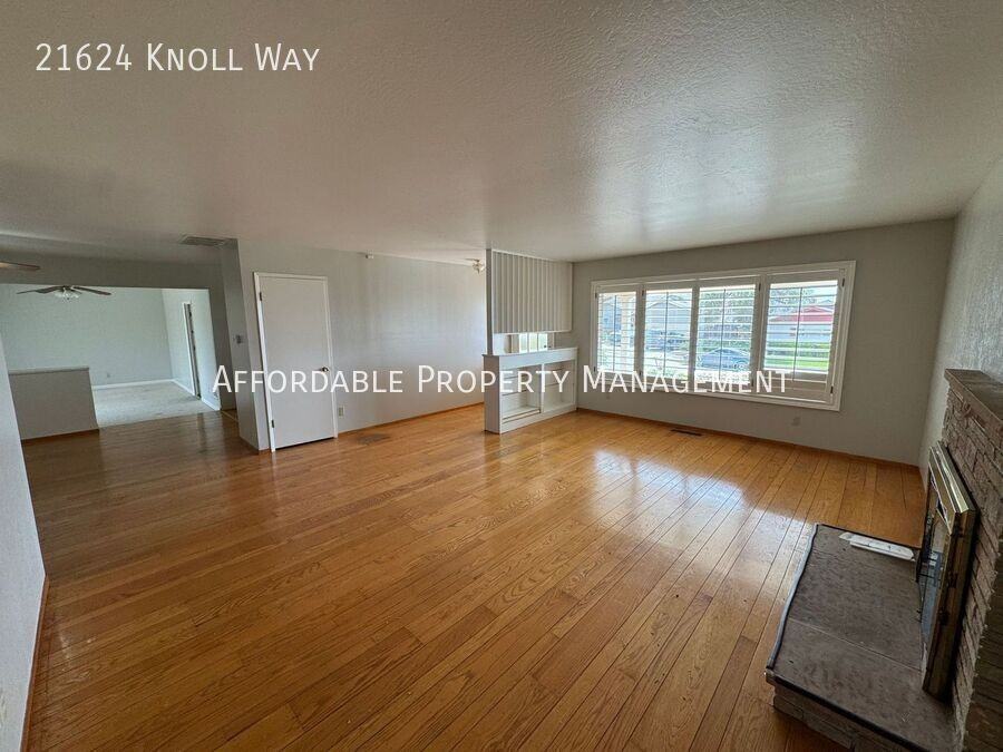 21624 Knoll Way - Photo 3 of 21