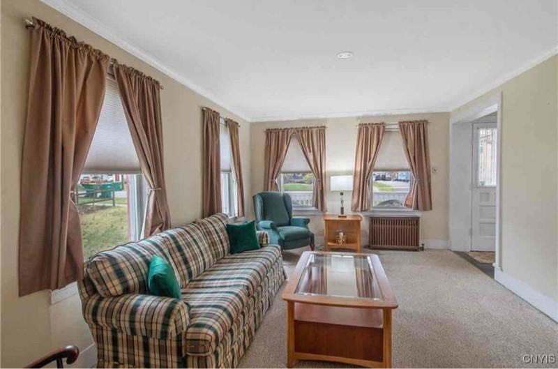 27 Seneca St - Photo 2 of 18