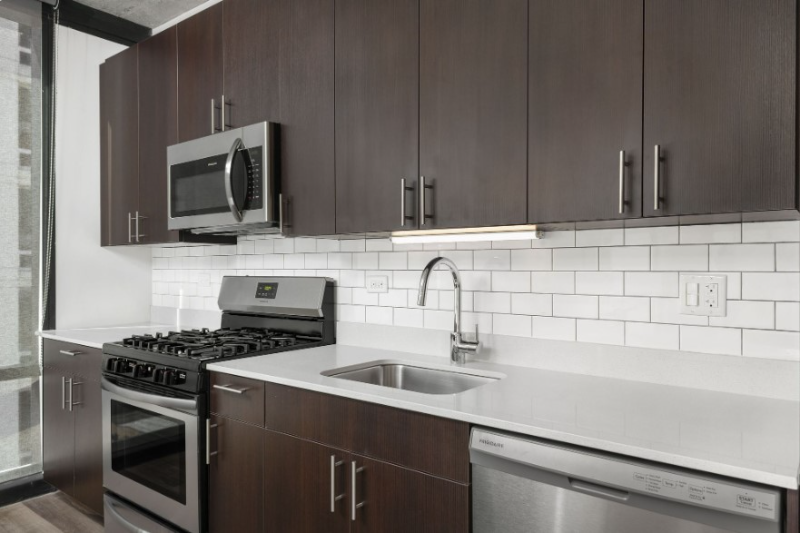 1398 S Wabash Ave - Photo 3 of 10