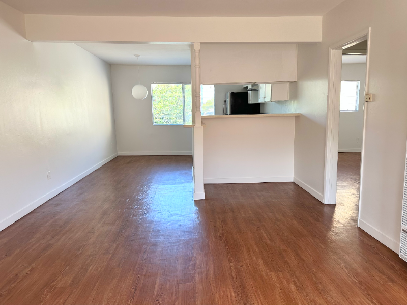 963 Edgecliffe Dr #33 - Photo 2 of 13