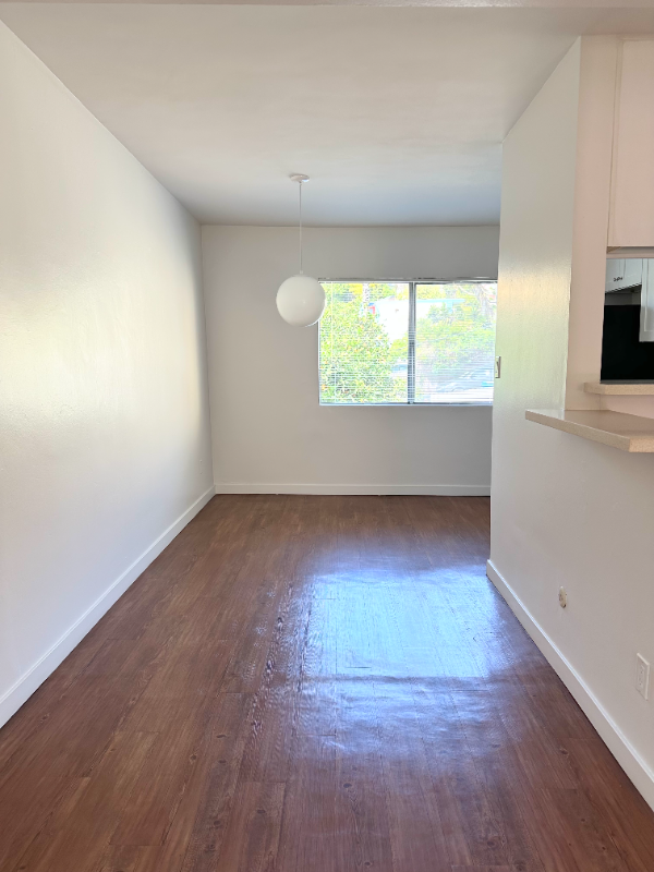 963 Edgecliffe Dr #33 - Photo 3 of 13