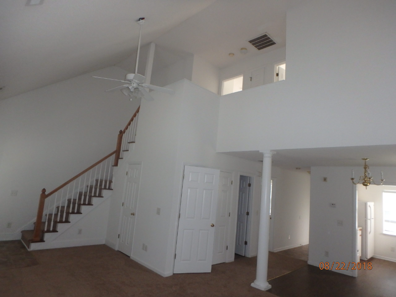 106 Stratford Rd - Photo 3 of 17