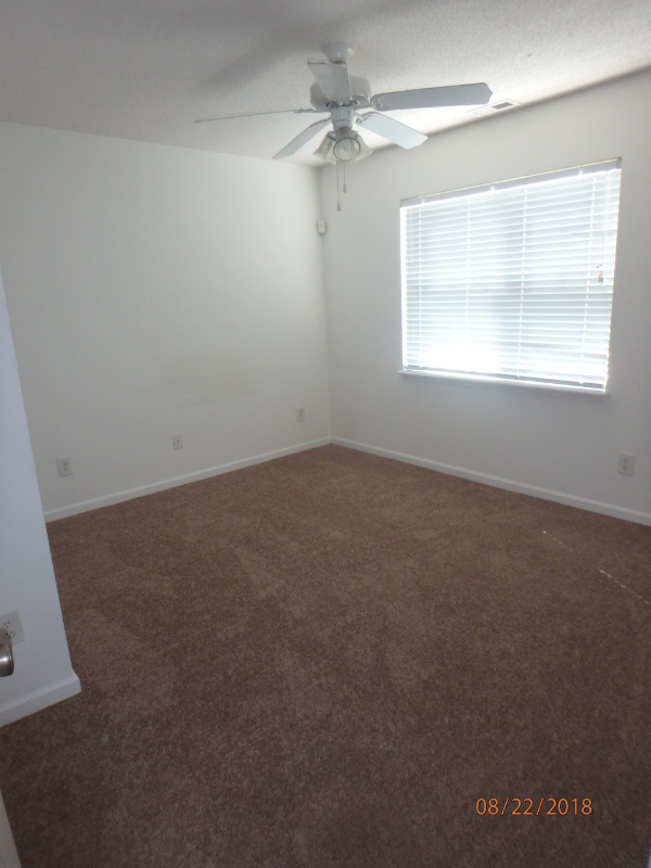 106 Stratford Rd - Photo 7 of 17