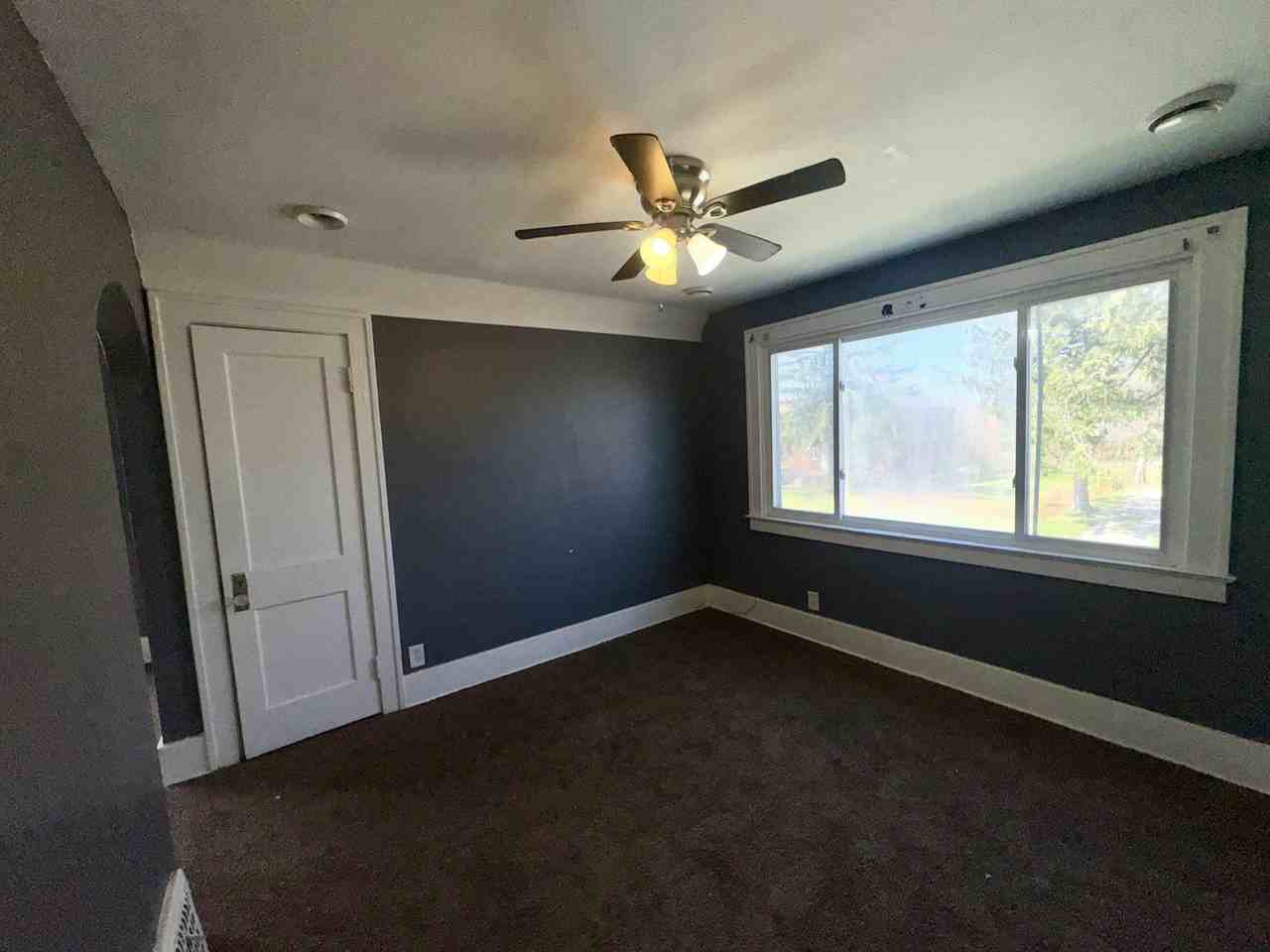 10022 Cheyenne Street, Unit Upper - Photo 3 of 7