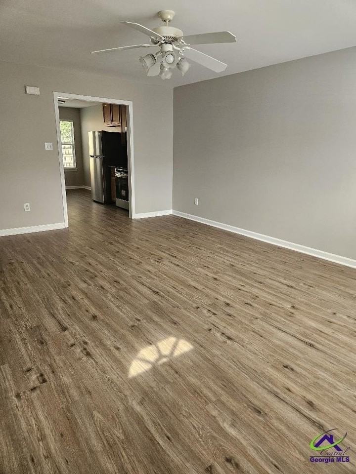 243 Katelyn Cir - Photo 3 of 12