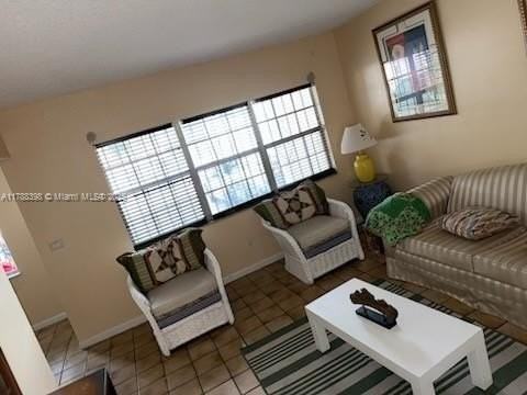 15157 Ne 6th Ave #12 - Photo 2 of 7