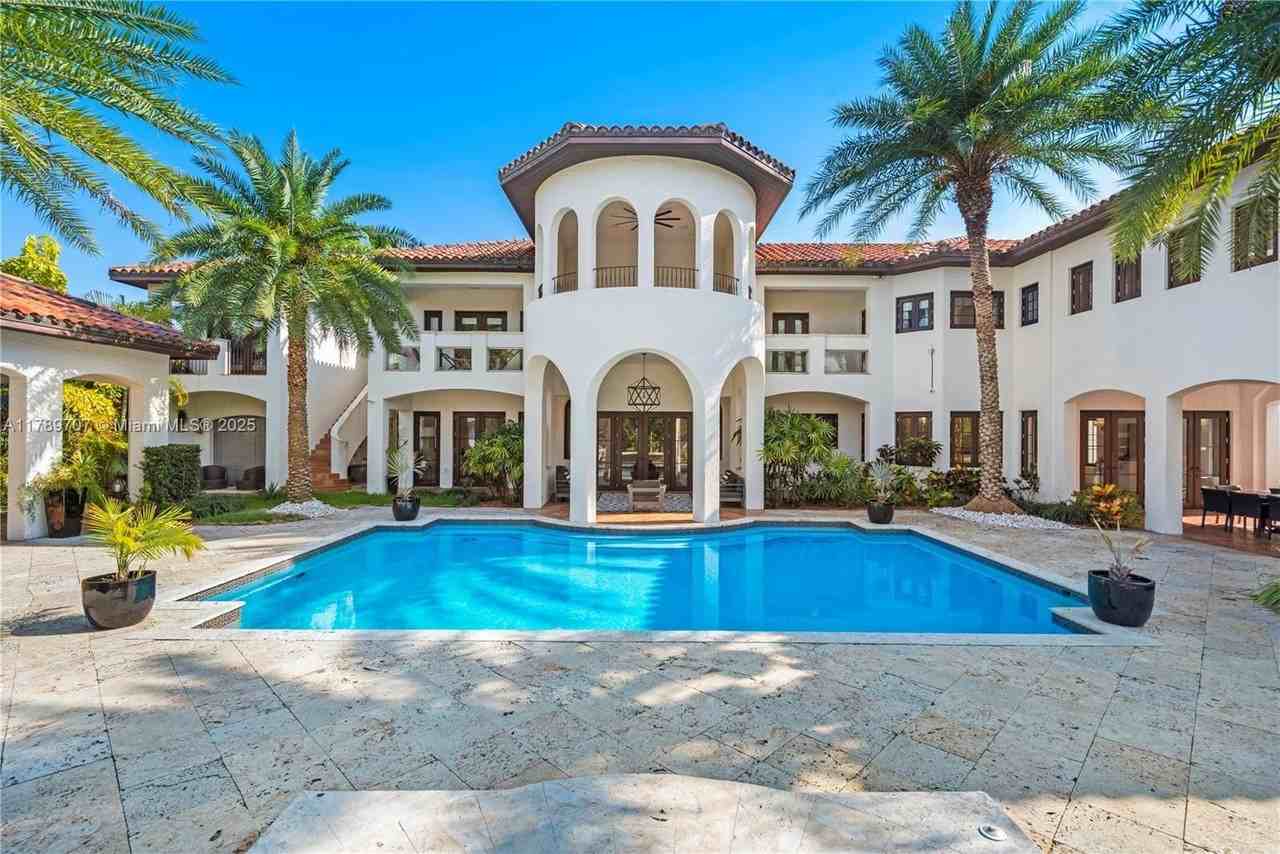 1201 Ne 83rd St - Photo 3 of 50