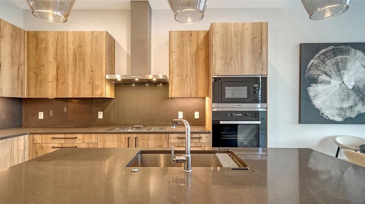 33 S Palm Ave #0804 - Photo 6 of 42