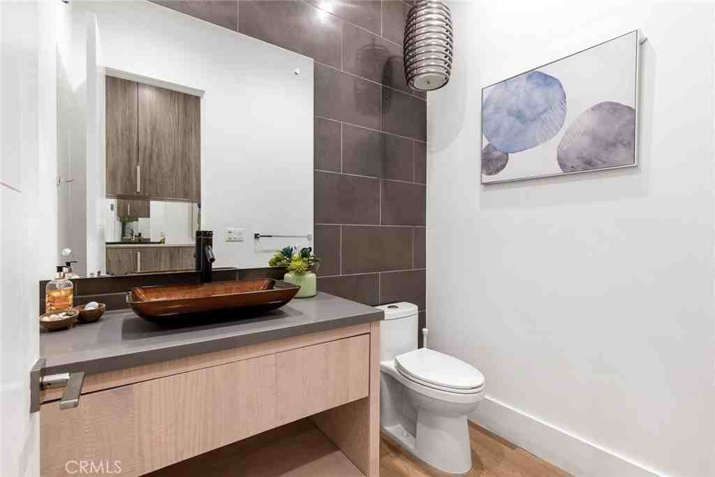 12606 Emelita St - Photo 7 of 50