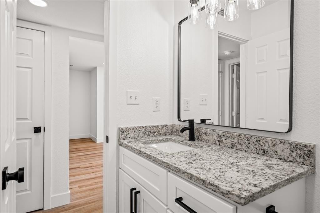 125 13th St Se #201 - Photo 7 of 11