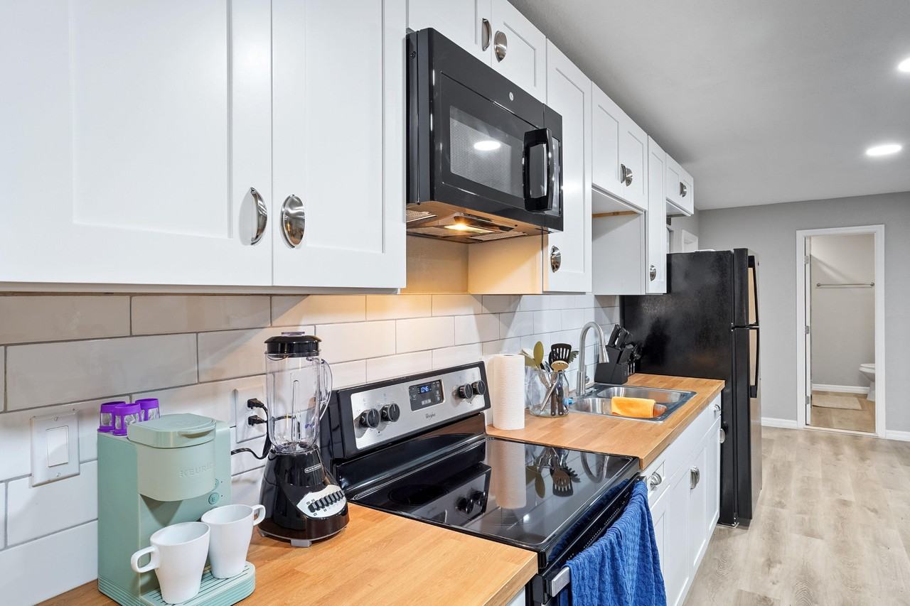 Ford Ave - Photo 2 of 8