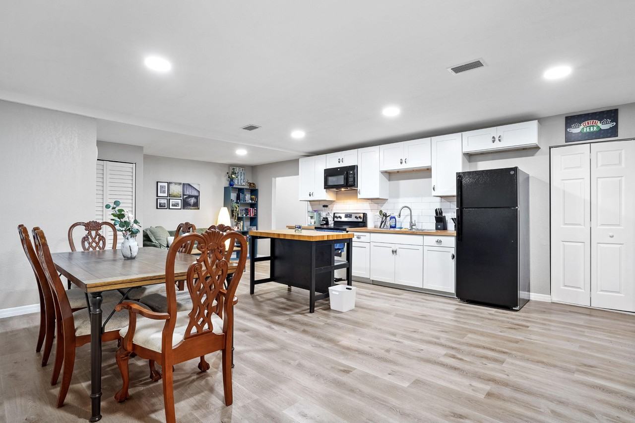 Ford Ave - Photo 4 of 8