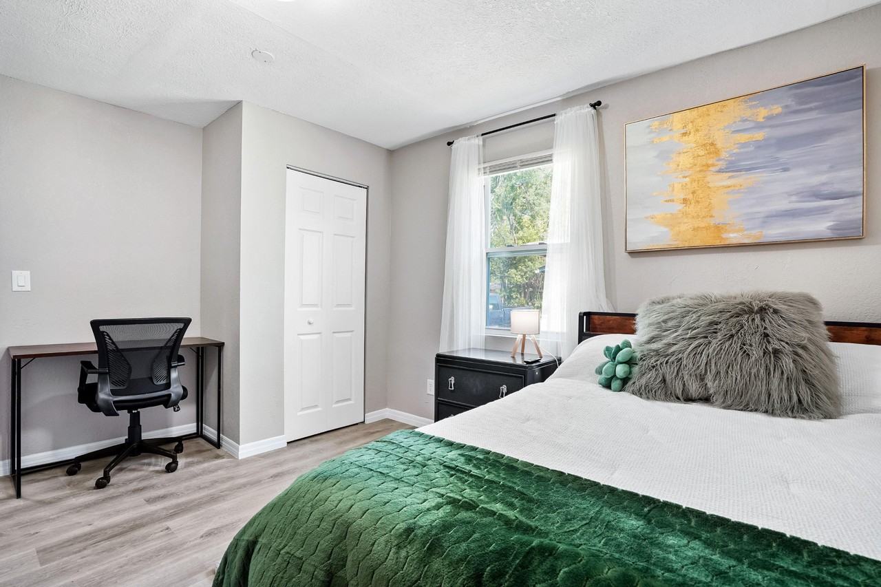 Ford Ave - Photo 7 of 8