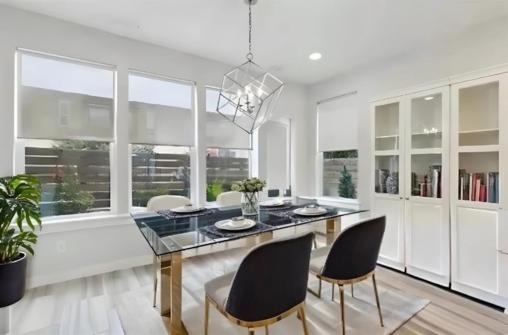 1095 Gallivant Ln - Photo 4 of 18