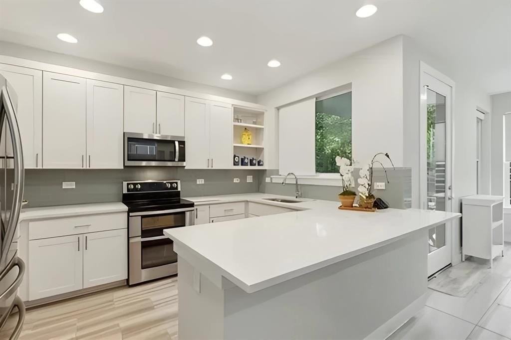 1095 Gallivant Ln - Photo 5 of 18