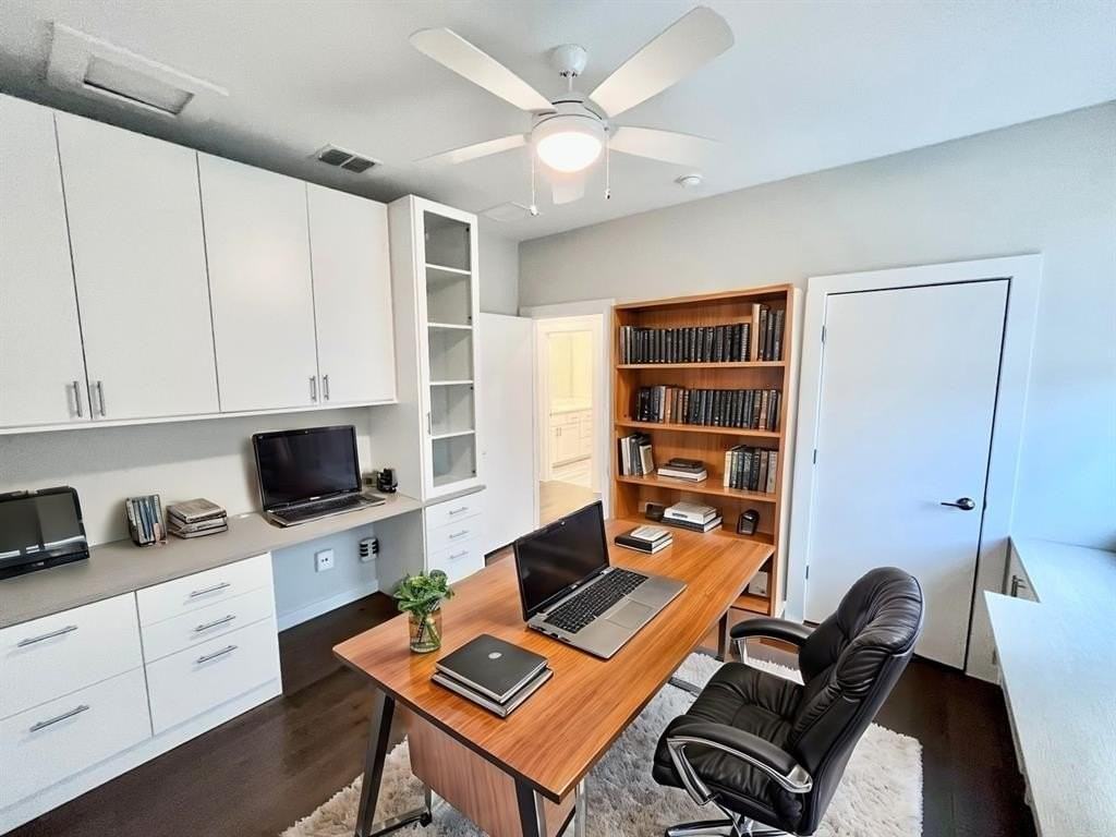 1095 Gallivant Ln - Photo 7 of 18