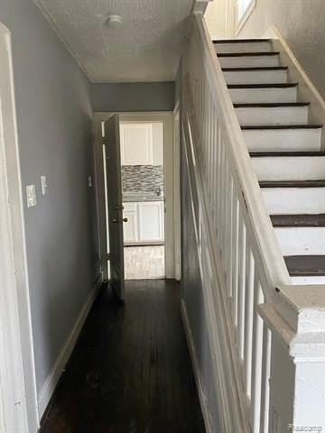 8248 ROSELAWN Unit 2 Street - Photo 2 of 14