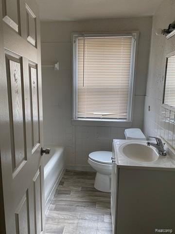 8248 ROSELAWN Unit 2 Street - Photo 7 of 14