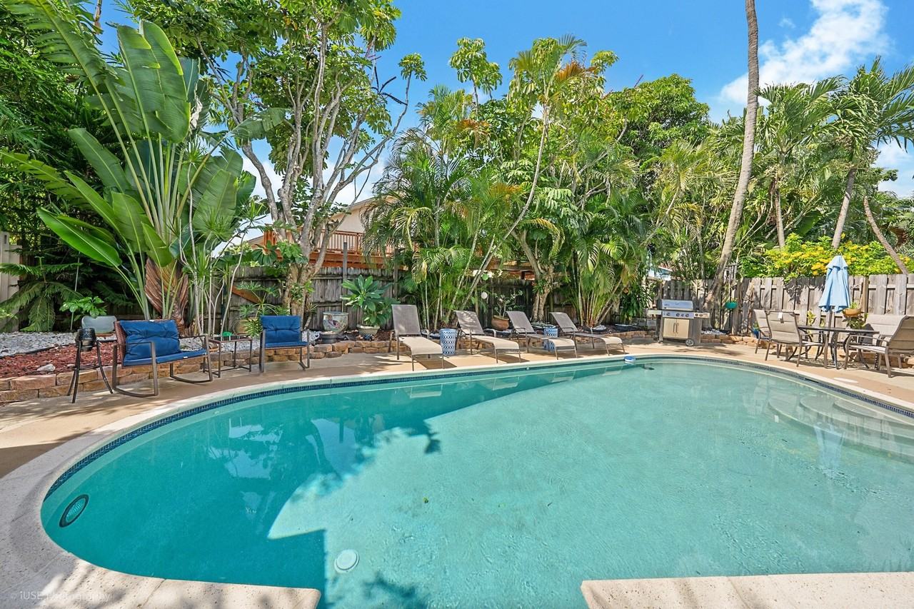 2533 Bessie St - Photo 6 of 17