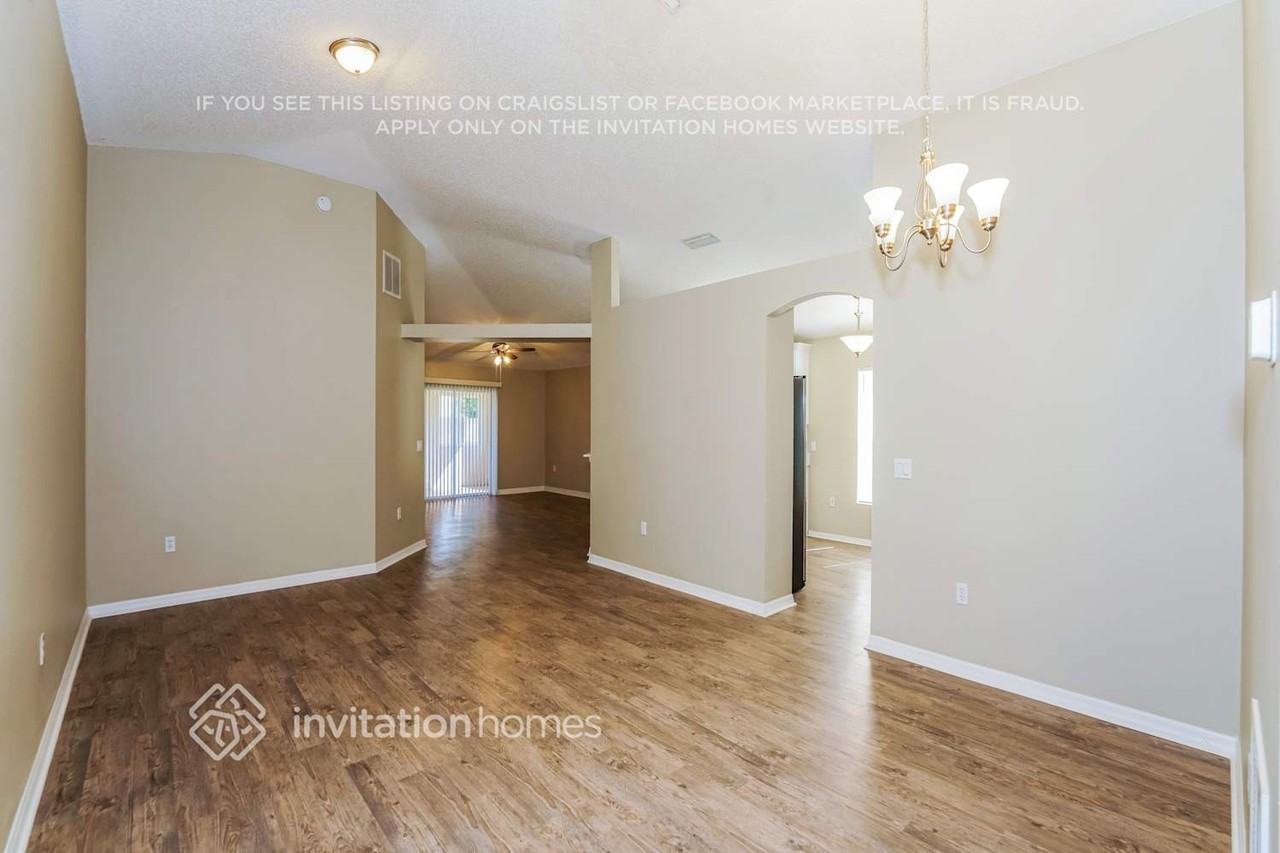 229 Two Oaks Dr - Photo 3 of 17