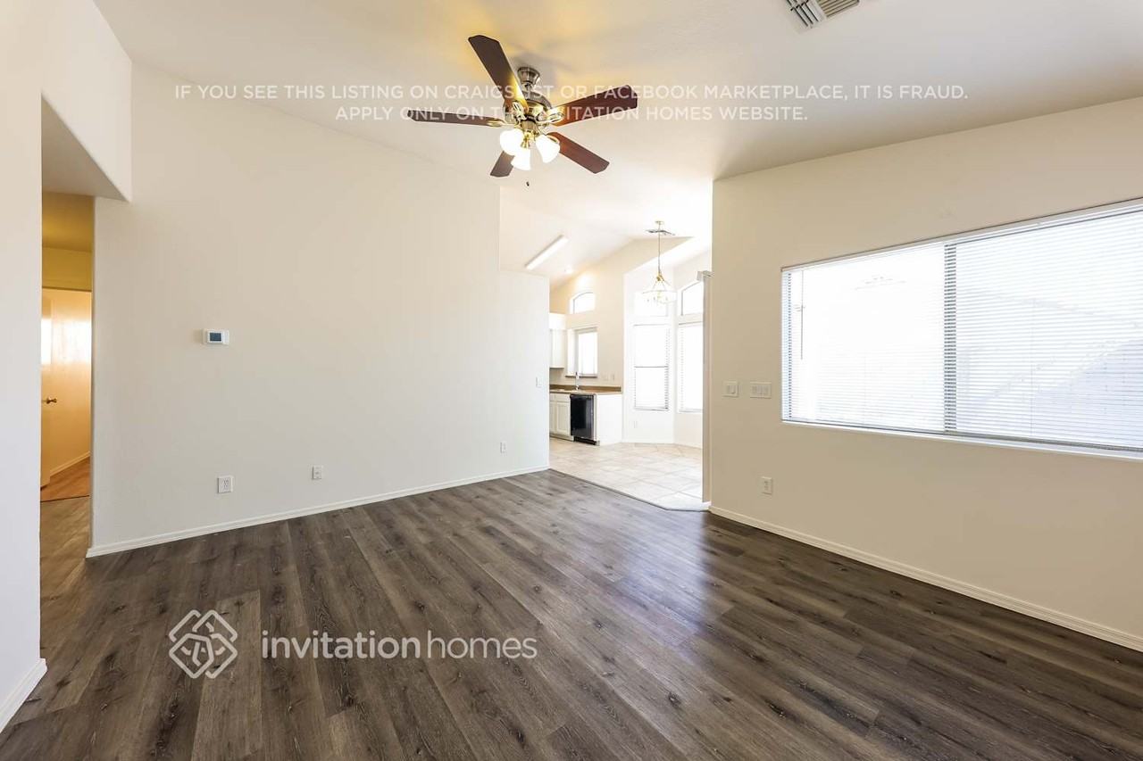 12906 W Sheridan St - Photo 3 of 17