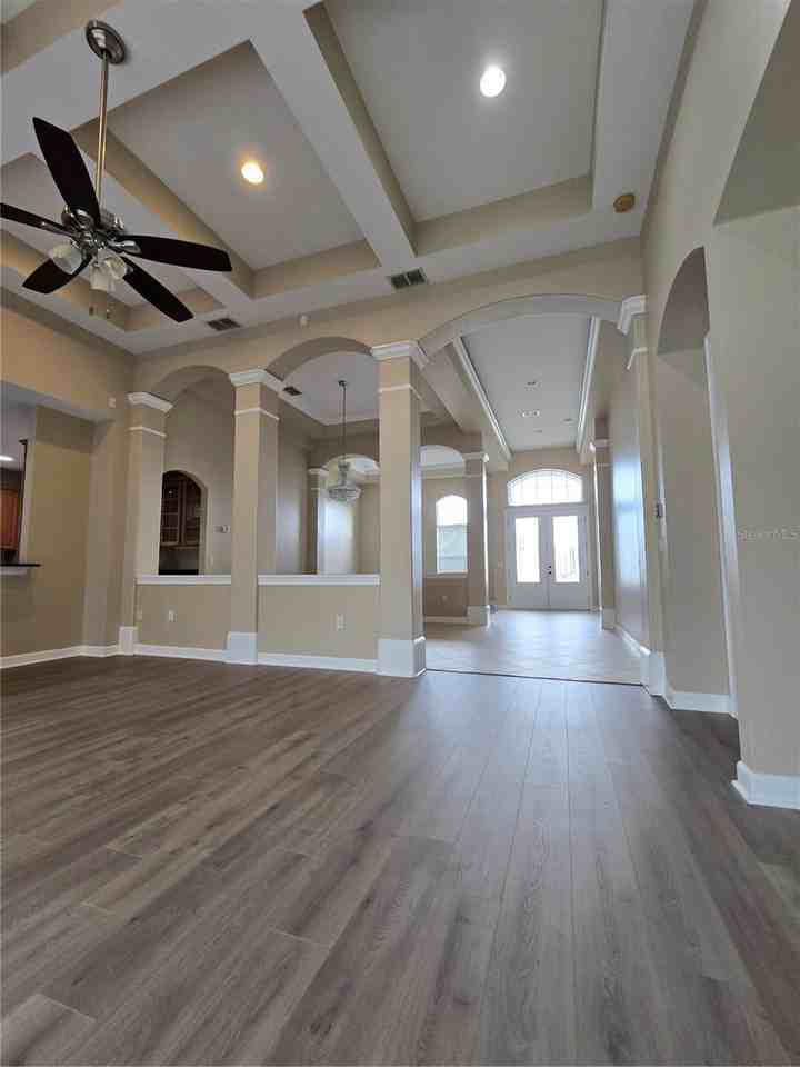 13613 Larsen Ln - Photo 2 of 28