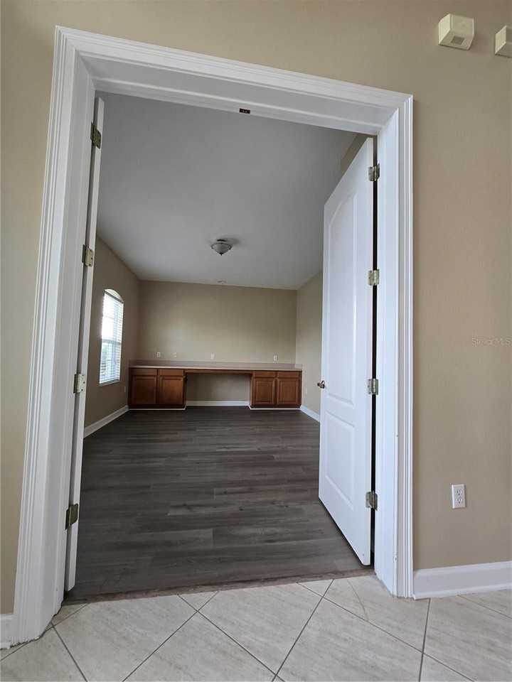 13613 Larsen Ln - Photo 5 of 28