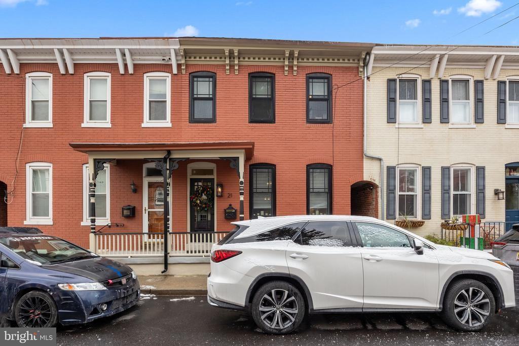 21 Swan St - Photo 2 of 25