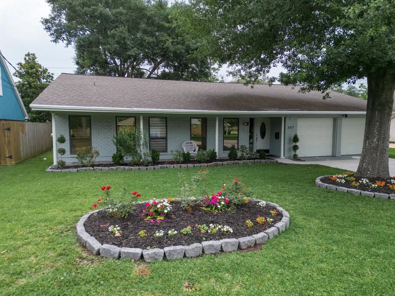 307 Shirleen Dr - Photo 2 of 27