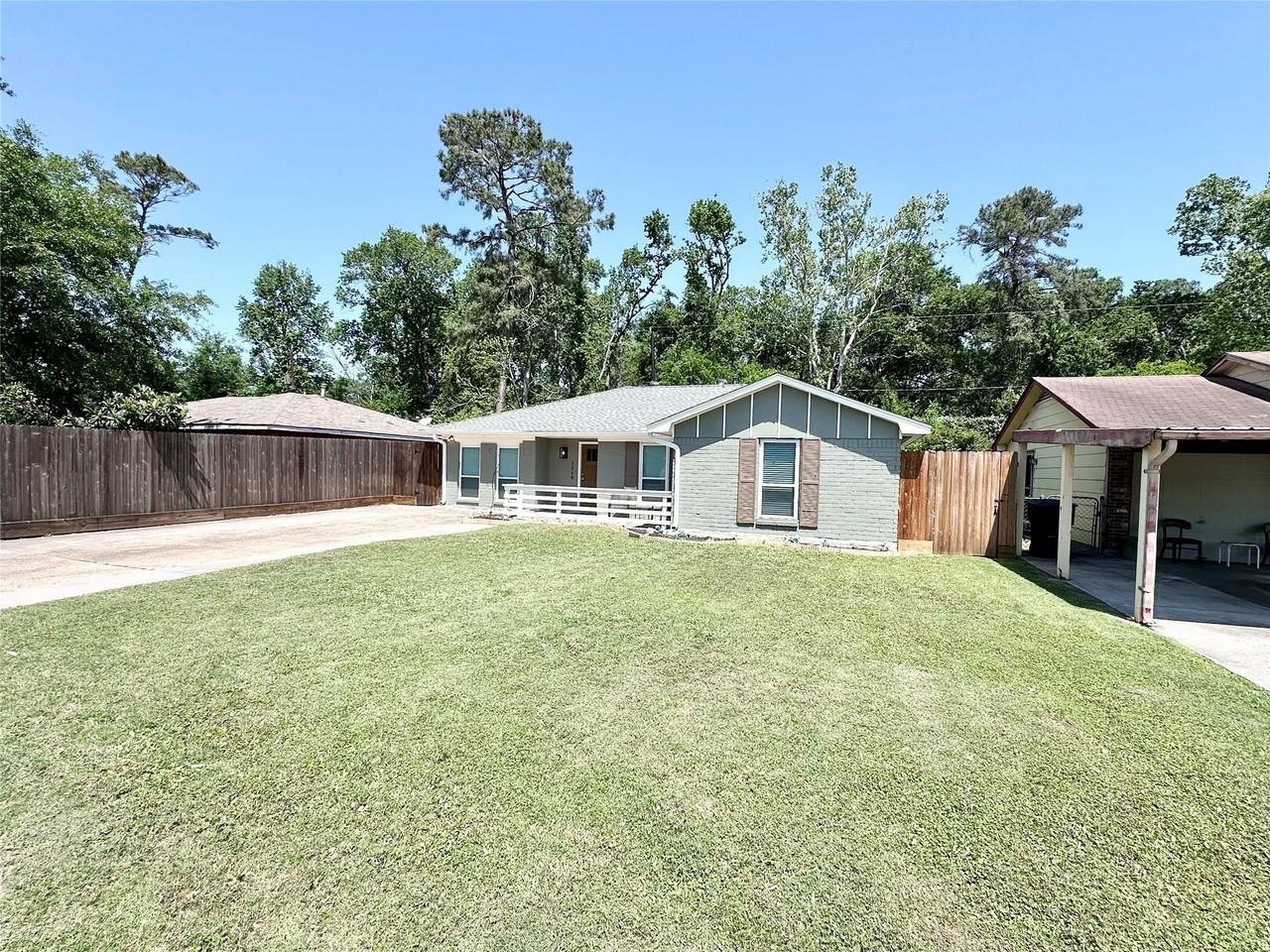 1210 W Donovan St - Photo 2 of 6