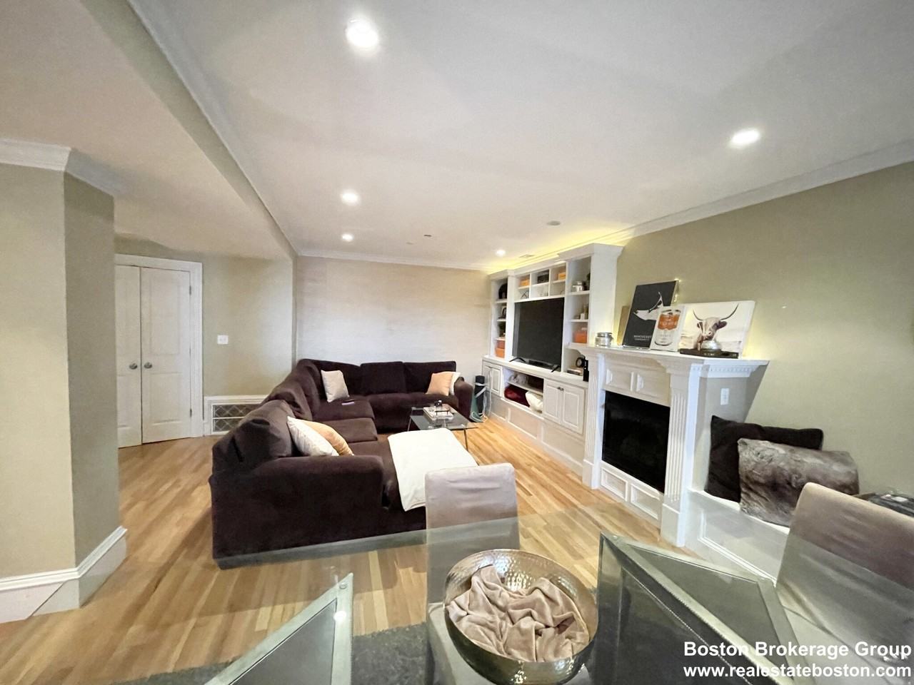 2729 Telegraph St #1 - Photo 2 of 12