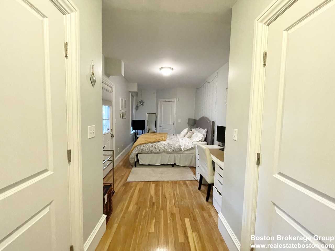 2729 Telegraph St #1 - Photo 5 of 12