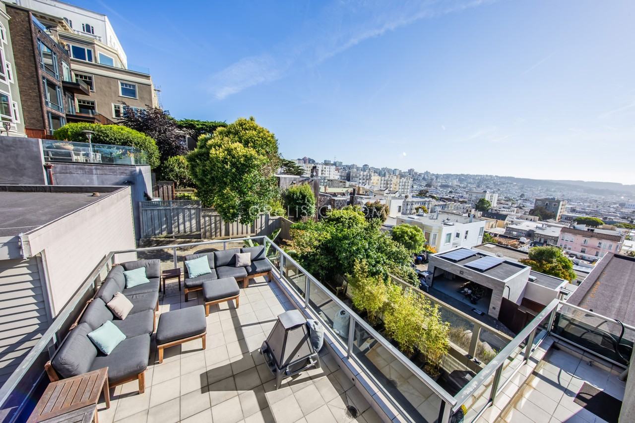 2735 Larkin St - Photo 2 of 18