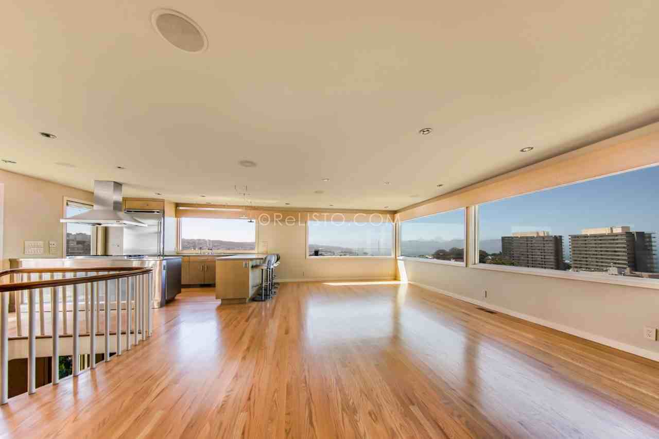2735 Larkin St - Photo 6 of 18