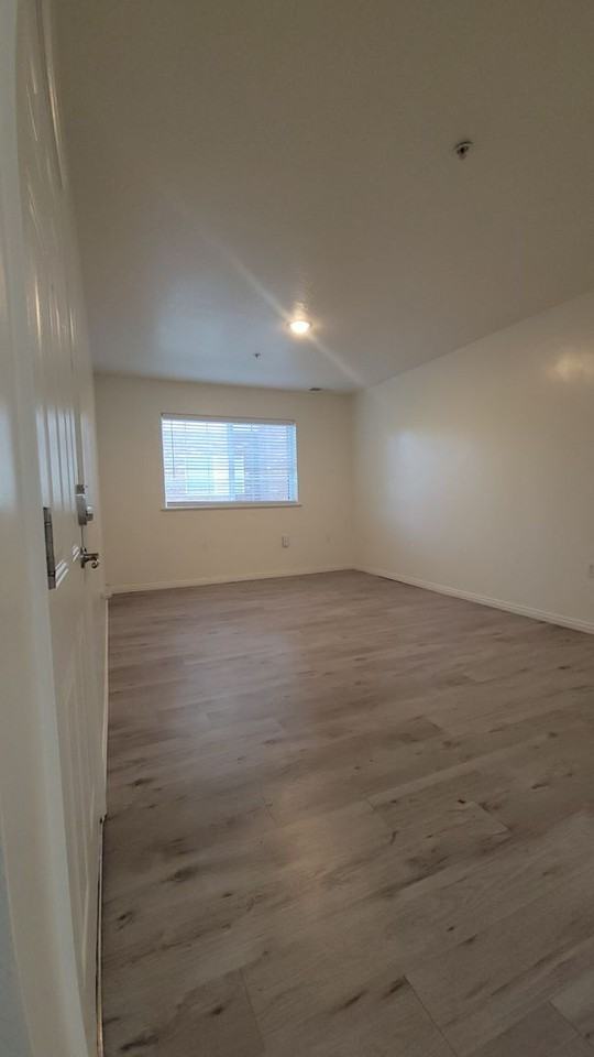 122 Falls Ave West - Photo 2 of 25