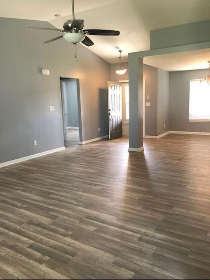 4330 Fletcher Dr - Photo 2 of 23