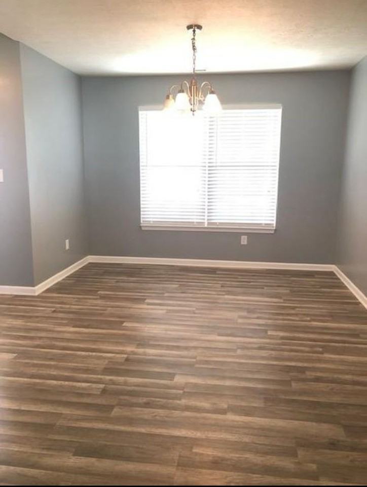 4330 Fletcher Dr - Photo 4 of 23