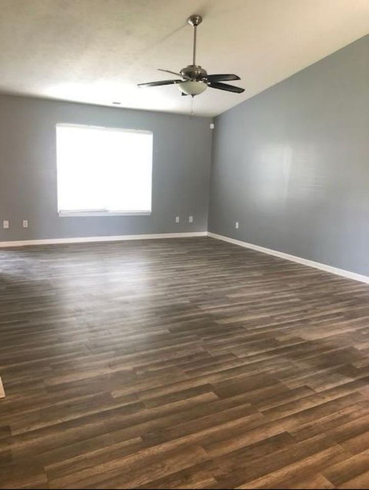 4330 Fletcher Dr - Photo 5 of 23