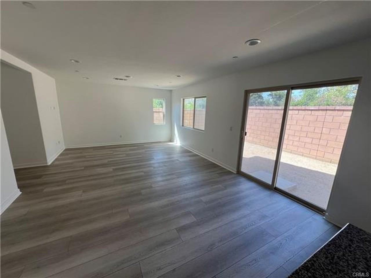24024 Roybal Way - Photo 7 of 18