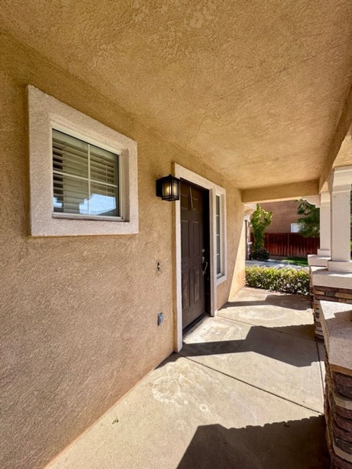 37876 Amberleaf Ct - Photo 7 of 50