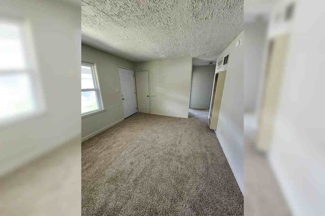 1914 S Hiram St - Photo 2 of 7