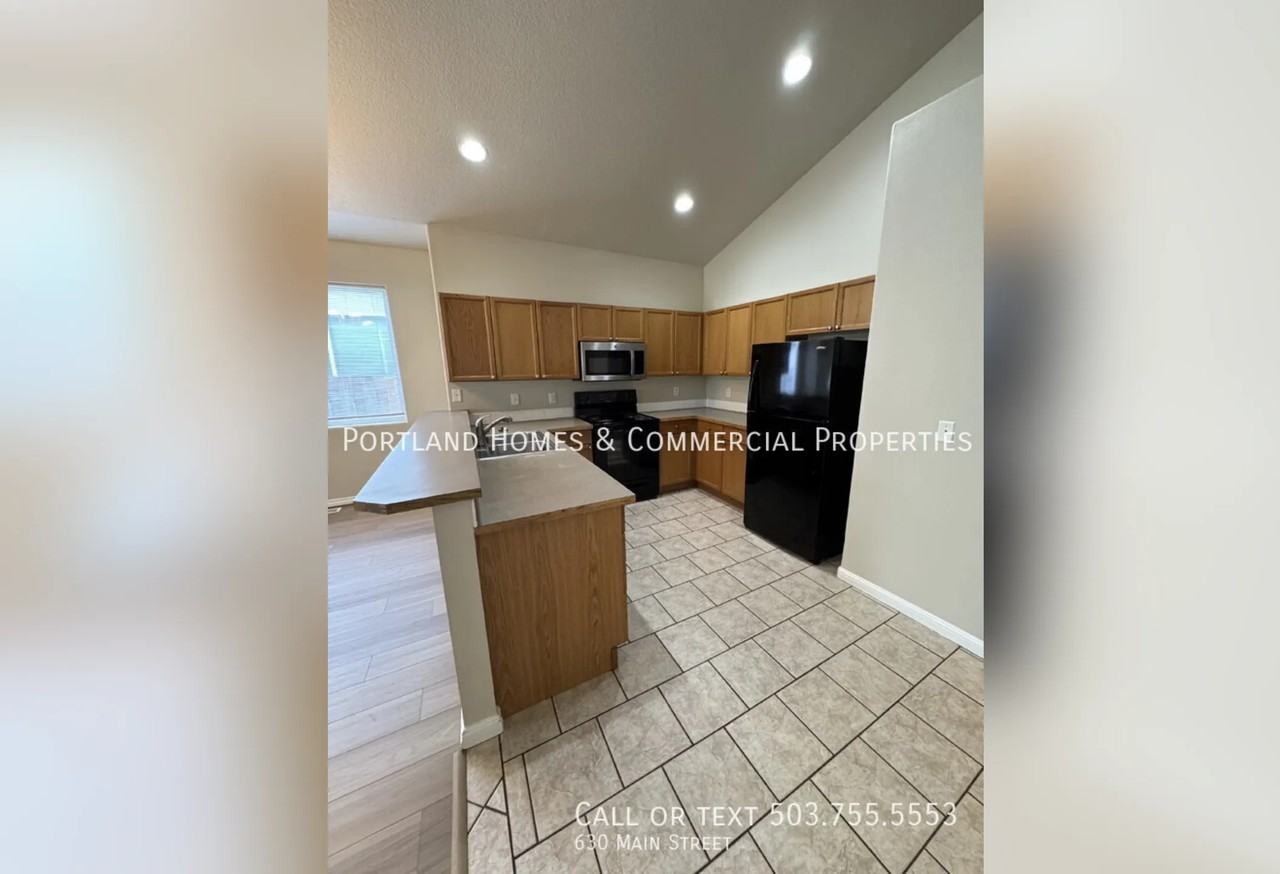 630 Main St - Photo 2 of 10