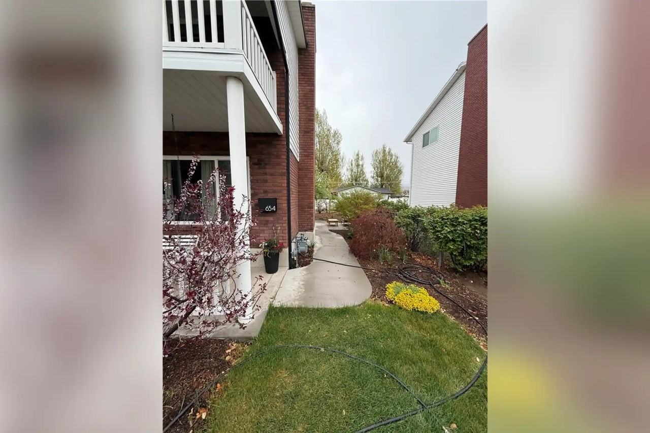 656 W 40 N - Photo 3 of 20