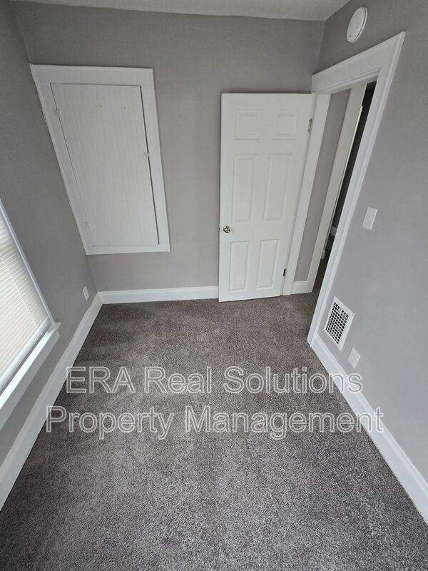 2557 Sullivant Ave - Photo 2 of 13