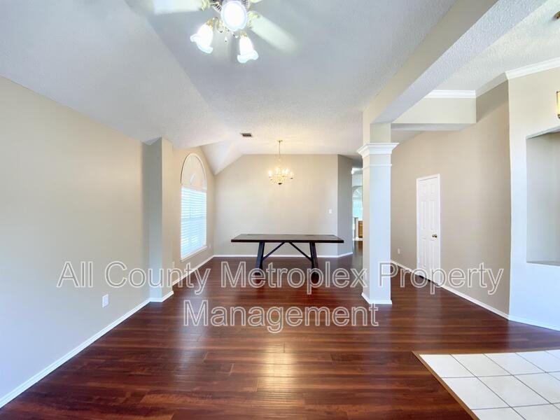 813 Snapdragon Ln - Photo 2 of 12