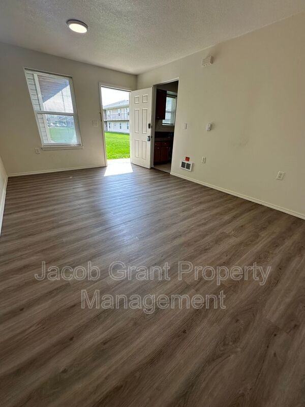 1378 Curlew Dr #146 - Photo 3 of 12