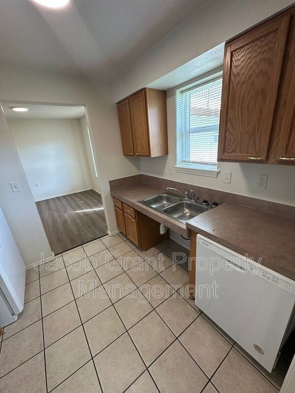 1378 Curlew Dr #146 - Photo 5 of 12